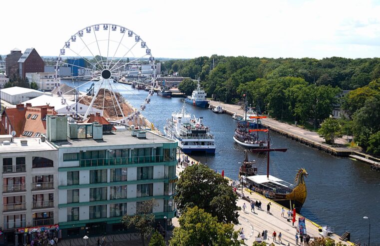 Polsko (2) – Trzebiatow a KOLOBŘEH aneb jak jsme našli mrtvolu a potřebovali cash