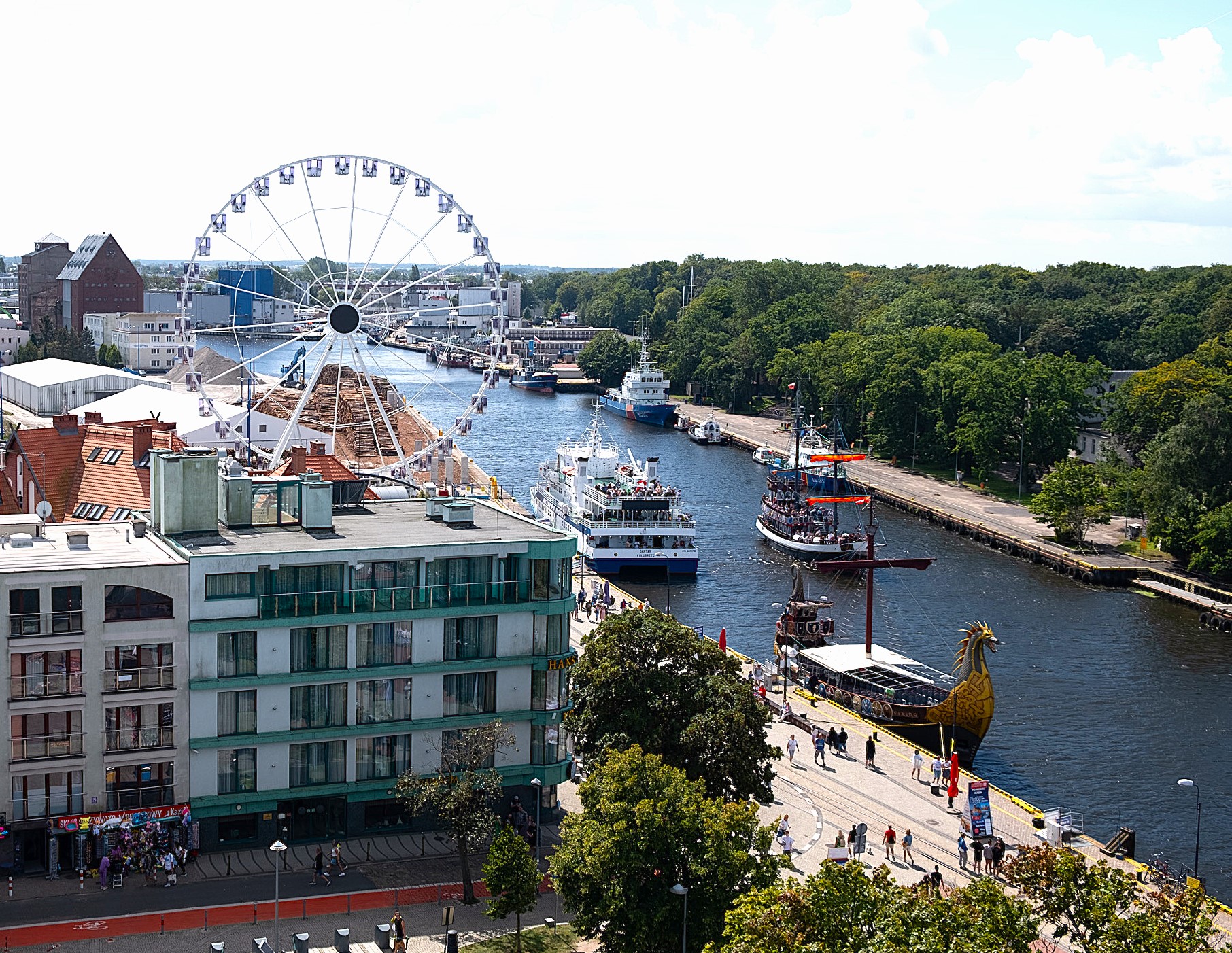 Polsko (2) – Trzebiatow a KOLOBŘEH aneb jak jsme našli mrtvolu a potřebovali cash